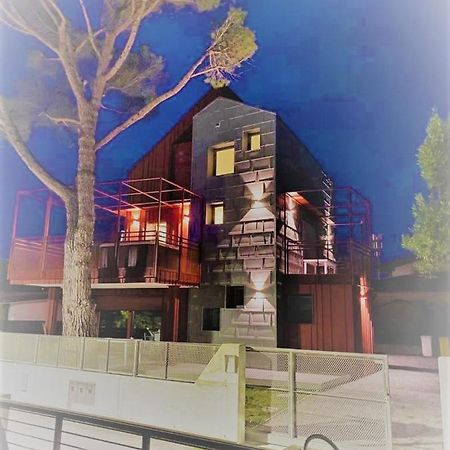 Villa Cisa Con Yacuzzi Lignano Sabbiadoro Extérieur photo