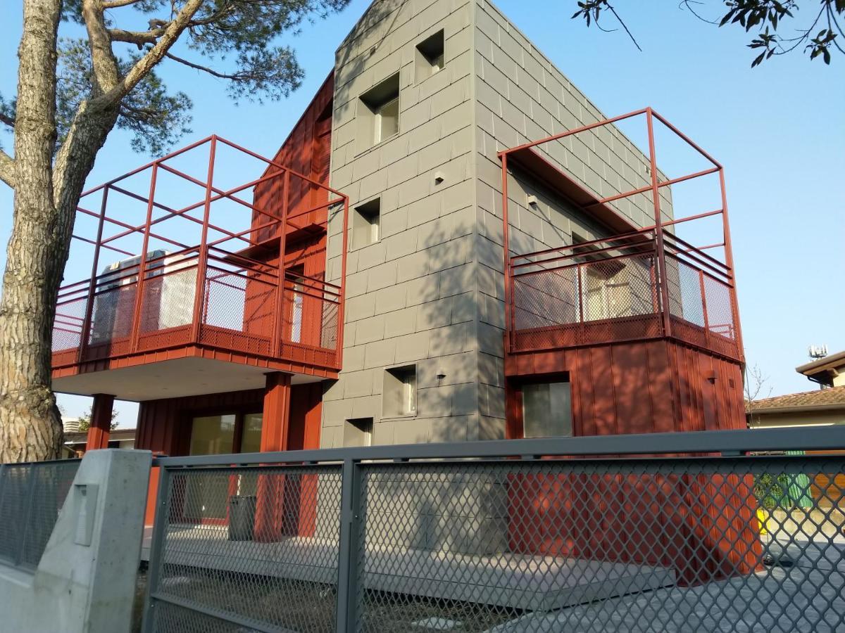 Villa Cisa Con Yacuzzi Lignano Sabbiadoro Extérieur photo