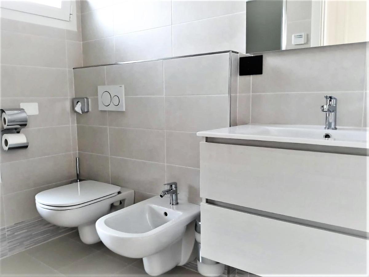 Villa Cisa Con Yacuzzi Lignano Sabbiadoro Extérieur photo
