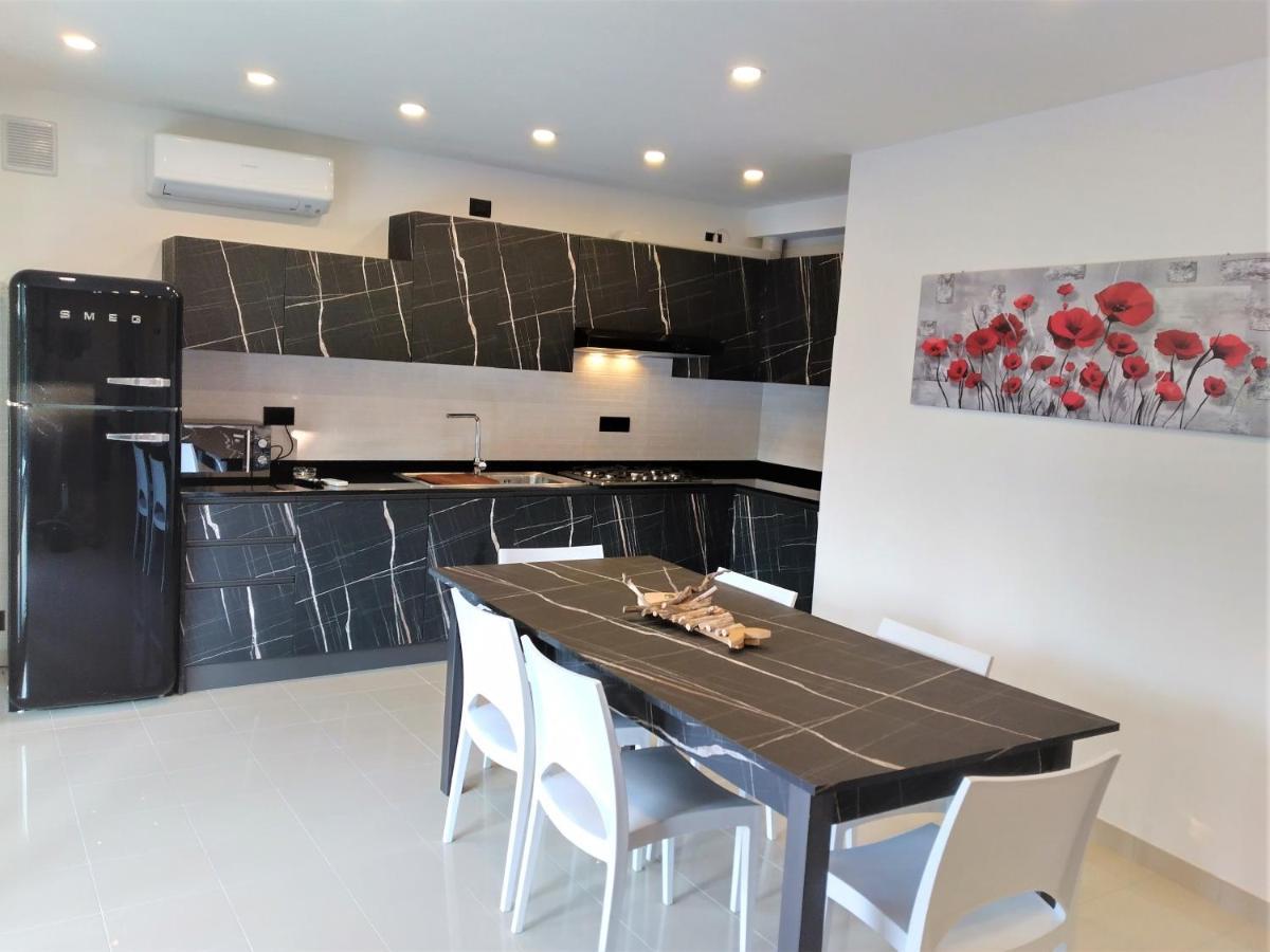 Villa Cisa Con Yacuzzi Lignano Sabbiadoro Extérieur photo