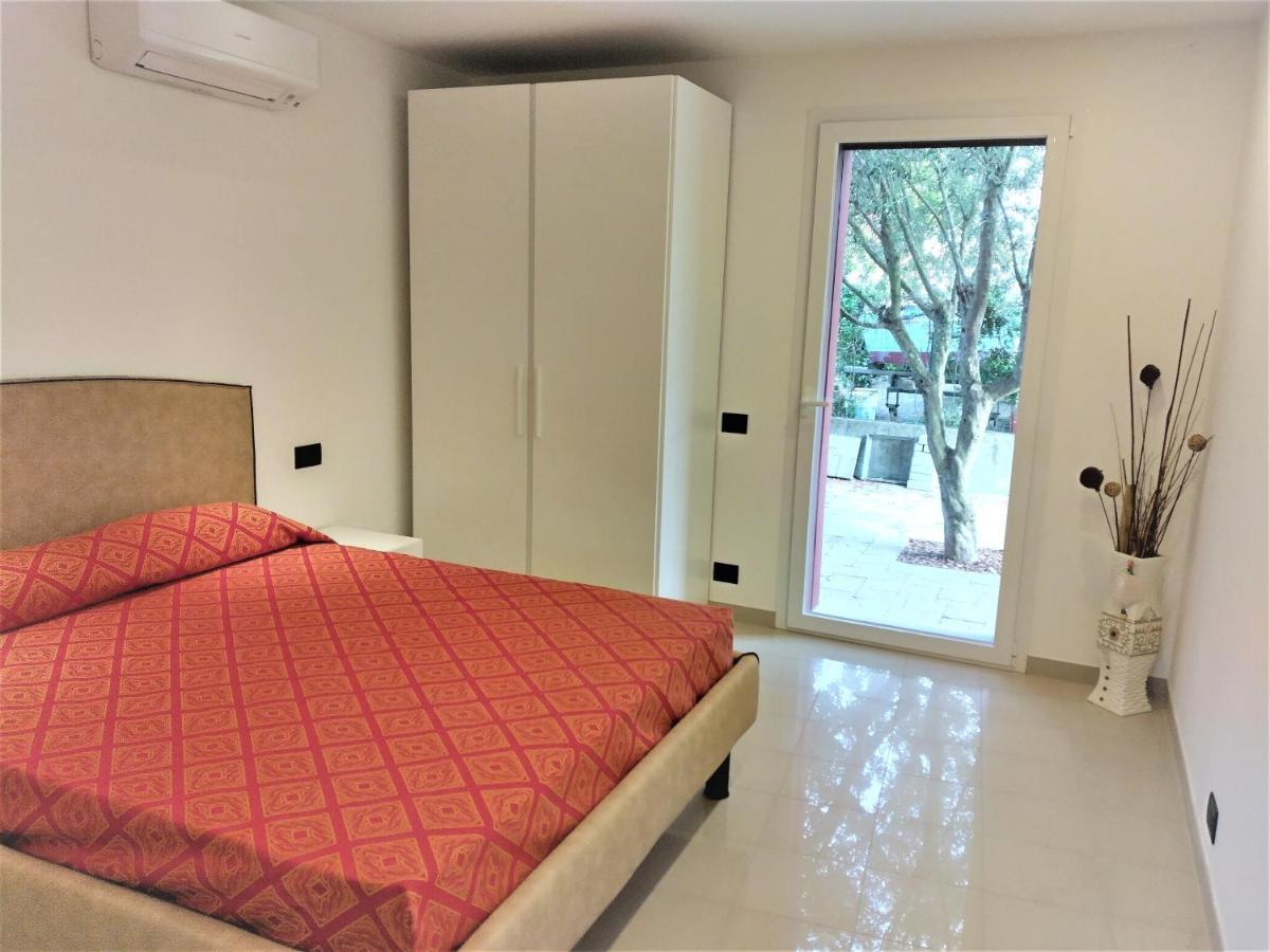 Villa Cisa Con Yacuzzi Lignano Sabbiadoro Extérieur photo