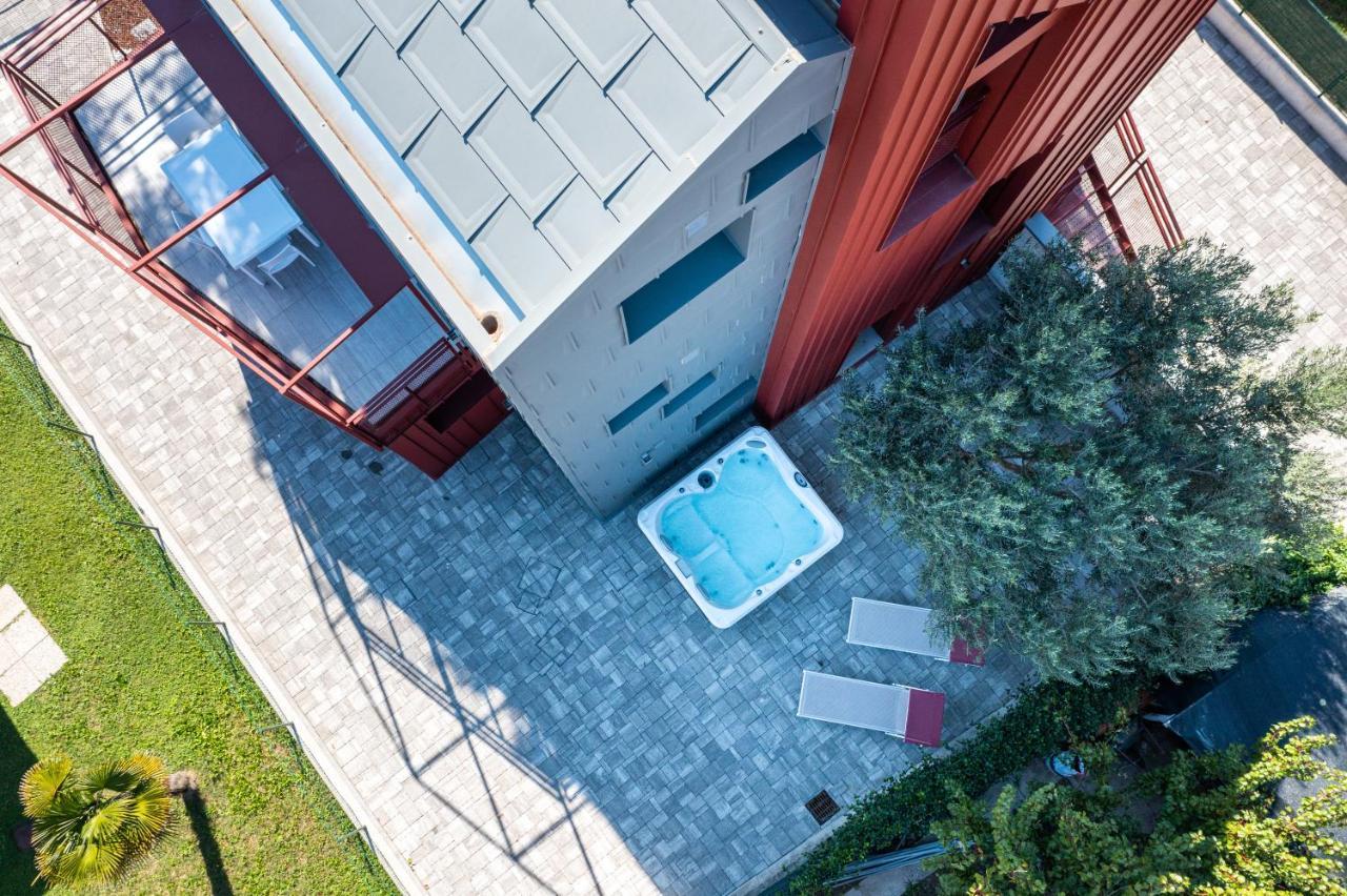 Villa Cisa Con Yacuzzi Lignano Sabbiadoro Extérieur photo