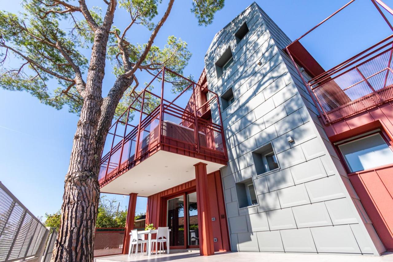 Villa Cisa Con Yacuzzi Lignano Sabbiadoro Extérieur photo